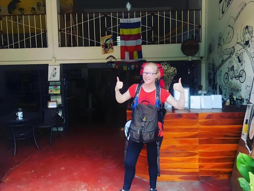 Oldie And Sleepy Hostel Udon Thani Bagian luar foto